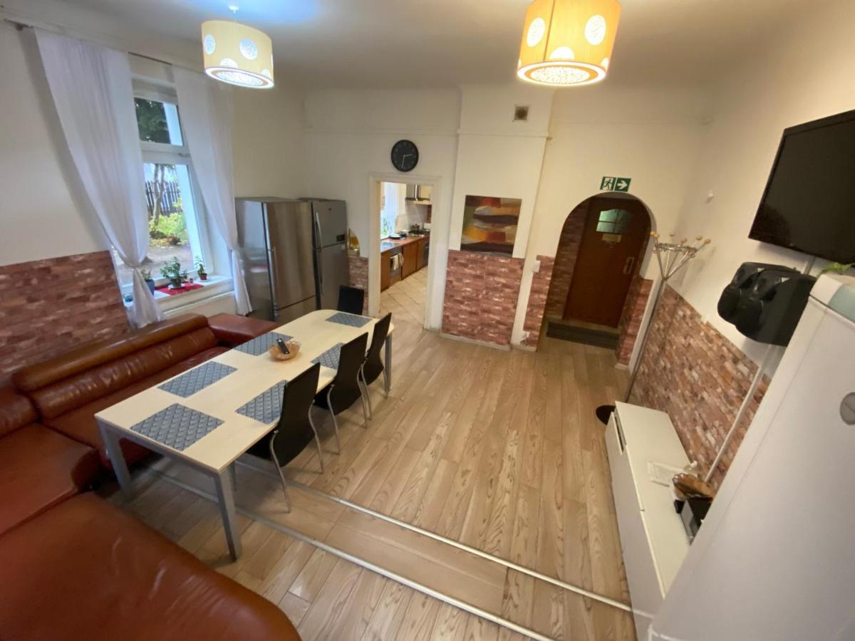 Hostel Piaseczno Пясечно Экстерьер фото