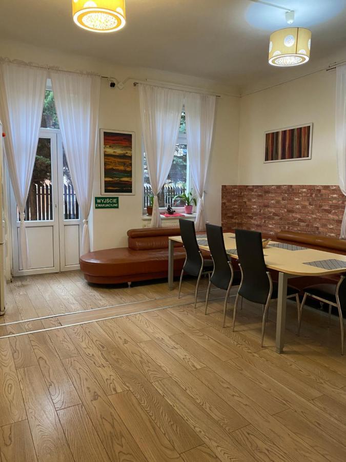Hostel Piaseczno Пясечно Экстерьер фото