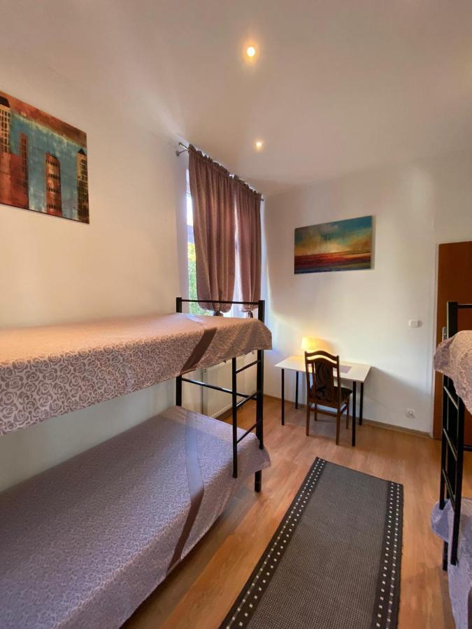 Hostel Piaseczno Пясечно Экстерьер фото